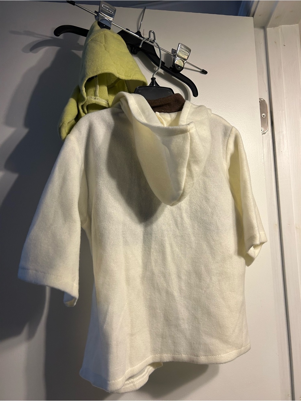 2T Rubie's Yoda Costume in Cream and Green - Picture 4 of 6
